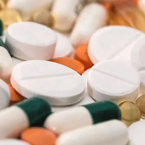 Psychotropic medications and their role in psychotherapy.