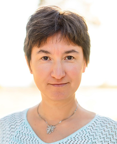 Professional portrait of Marianna Jakucska, Licensed Psychotherapist and Independent Immigration Psychological Evaluator.